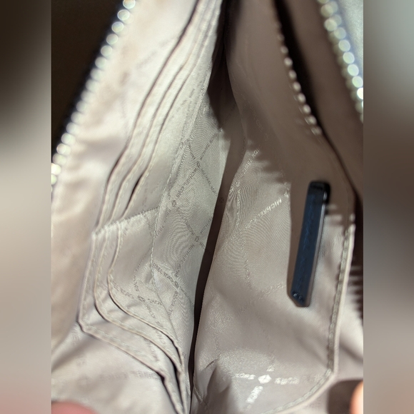 Michael Kors Wristlet Nouveau Floral Leather Embossed Large Zip Navy Multi VGUC - Picture 7 of 13